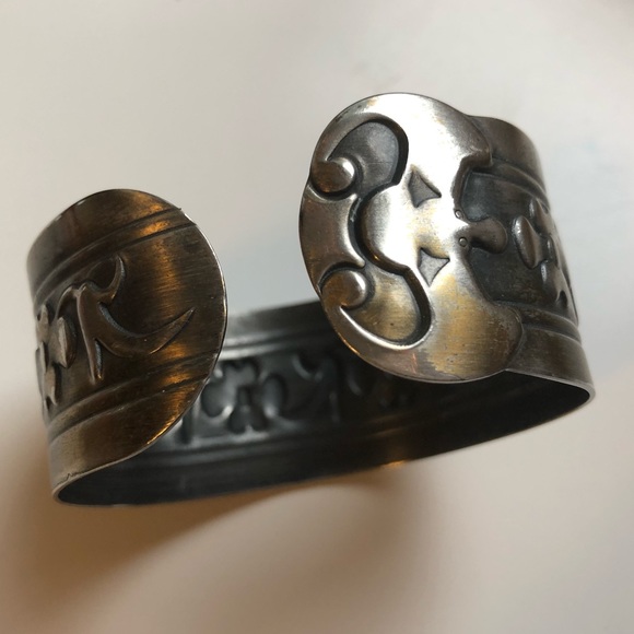 Vintage Marc Jacobs cuff bracelet. - Picture 3 of 4